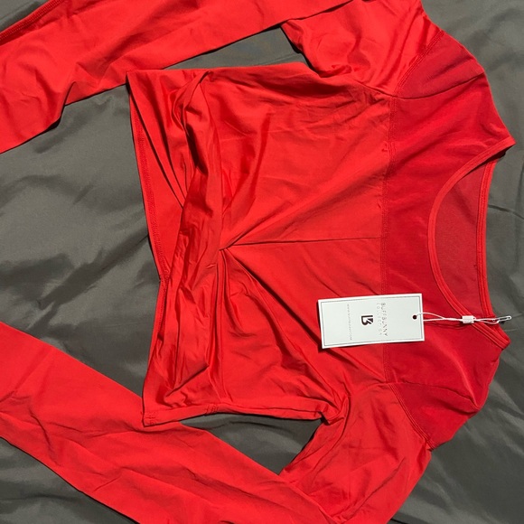 Buffbunny Knotty Long sleeve top - Picture 2 of 5